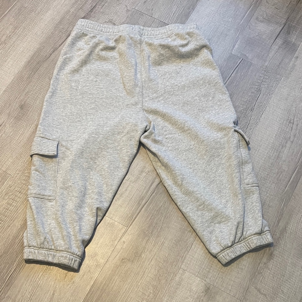 Aeropostale Light Gray and black Cropped Cargo Joggers Selling both together. - Picture 3 of 13